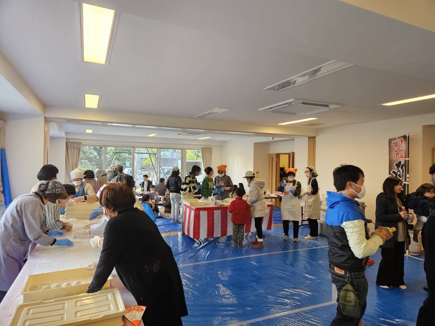 地域イベントでの餅つき大会