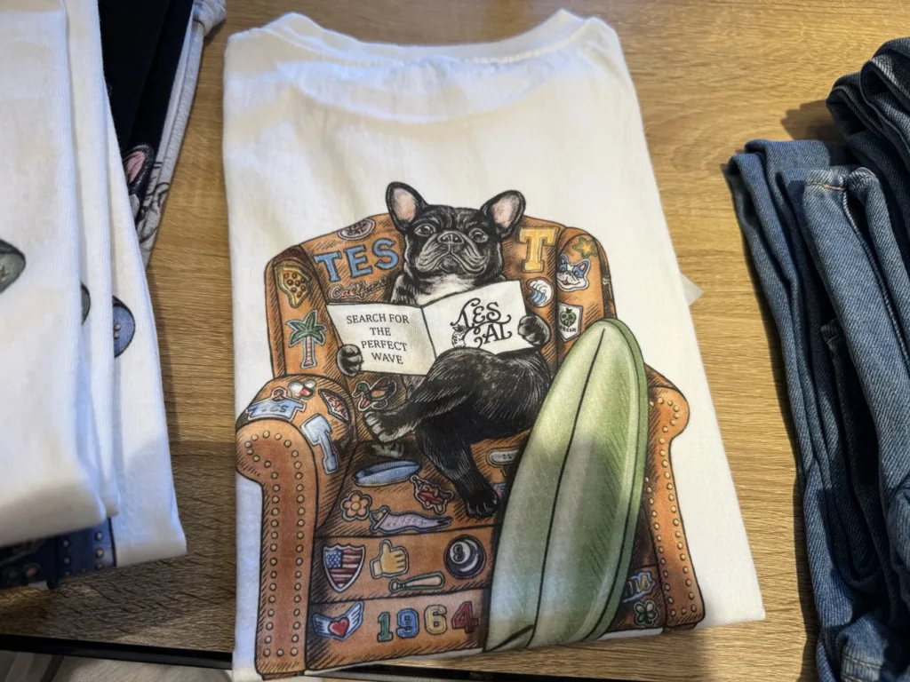 愛犬笑心に似たフレンチブルドッグのTシャツ